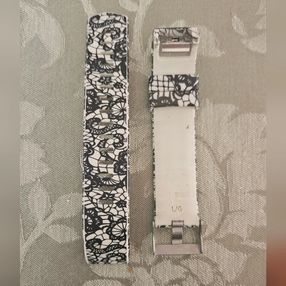 Stylish Black and White Wearable Band